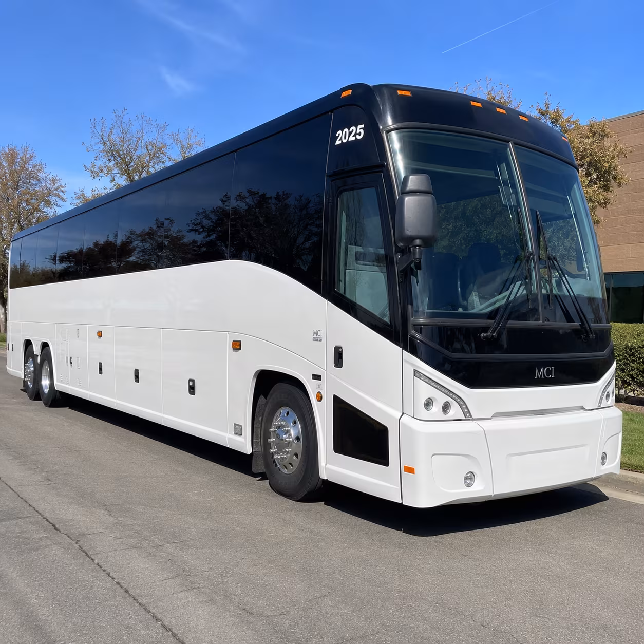 compare buses for regional day trips to columbus cincinnati and toledo