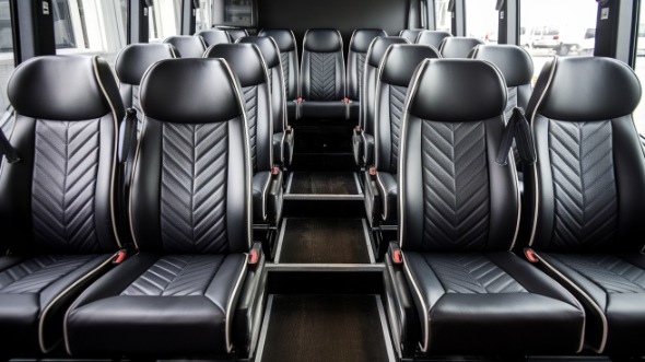 18 passenger minibus rental bloomington